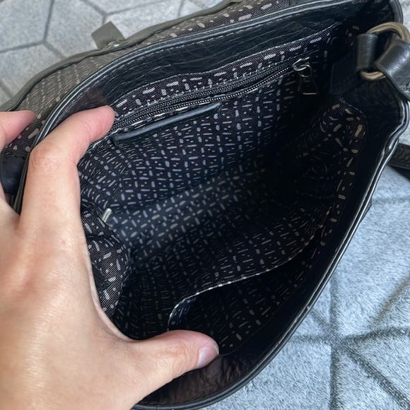 Lucky Brand black genuine leather crossbody bag - Picture 8 of 13